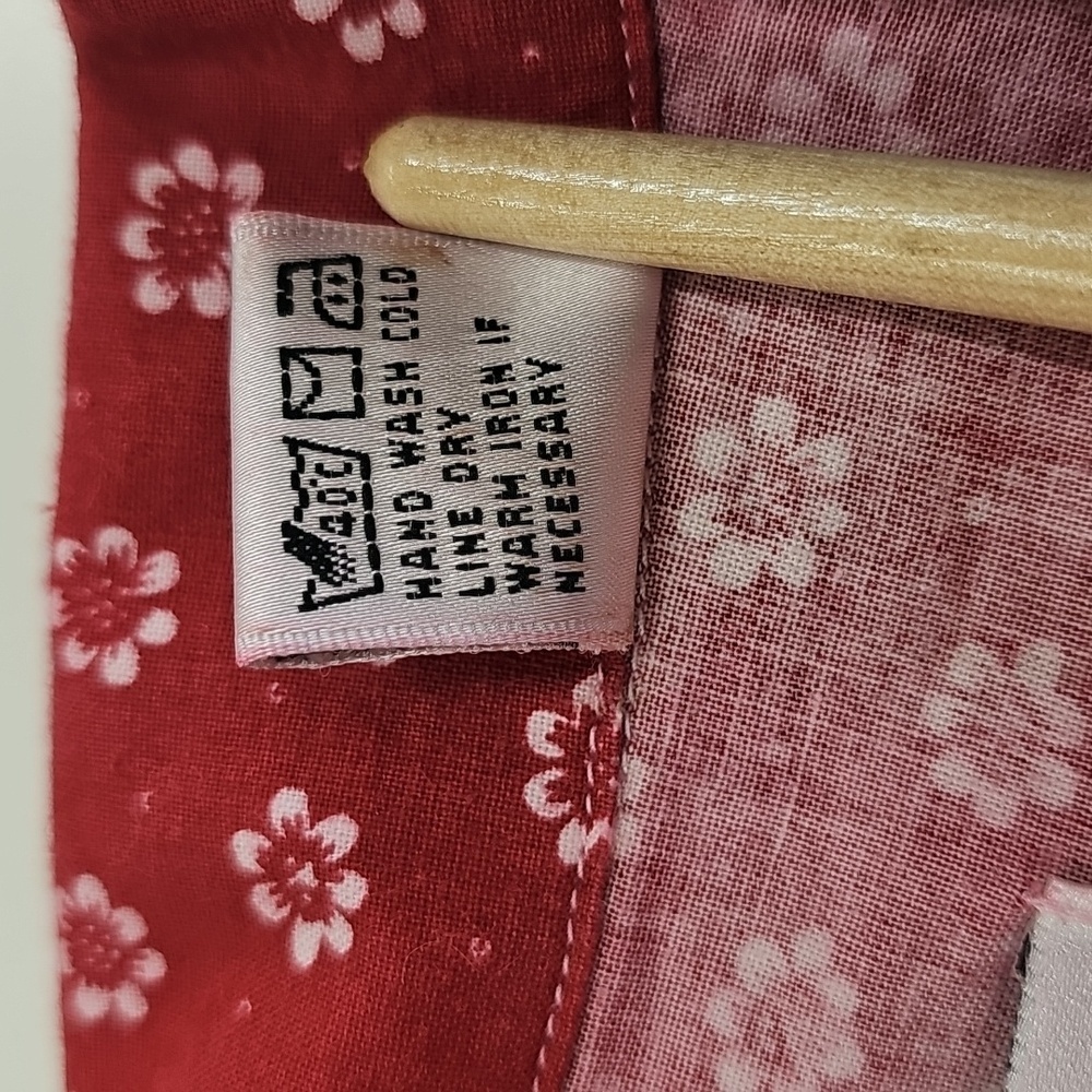 Vintage DKNY Muted Red Floral Button Down Shirt Vneck, Chest Pockets - Picture 6 of 9